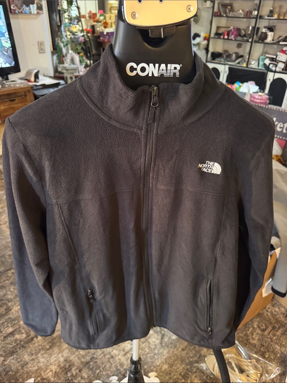 The North Face Men’s Black Full-Zip Lightweight Fleece Jacket